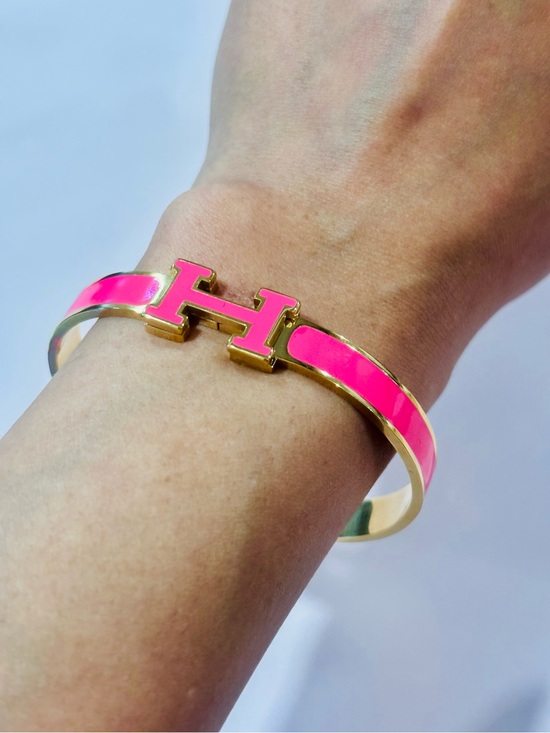 Jewelry - 🩷Hot Pink🩷 Clasp Bangle Bracelet Size PM Small Luxury Designer Letter H